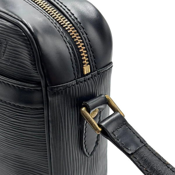 Louis Vuitton Black Epi Leather Noir Trocadero 24 Crossbody Bag (Pre-owned) JK928QX