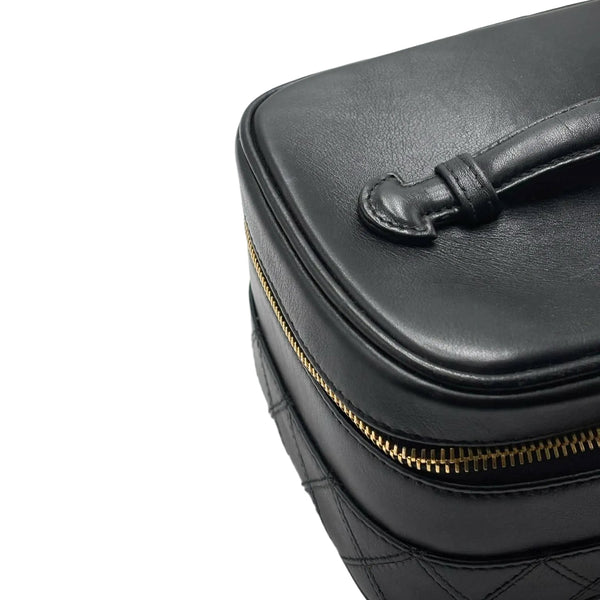 Chanel Lambskin Vanity Case in Black Leather (Pre-owned) T89KB46