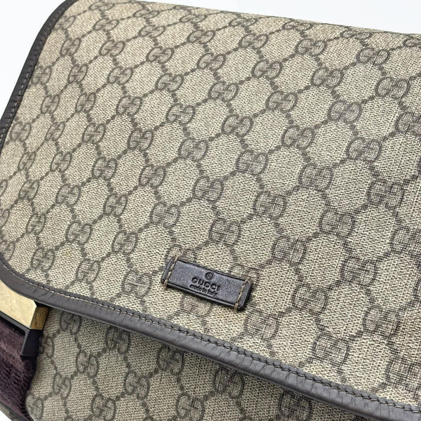 Gucci GG Brown Supreme Monogram Coated Canvas Messenger Bag (Pre-owned) 8TJWDBC