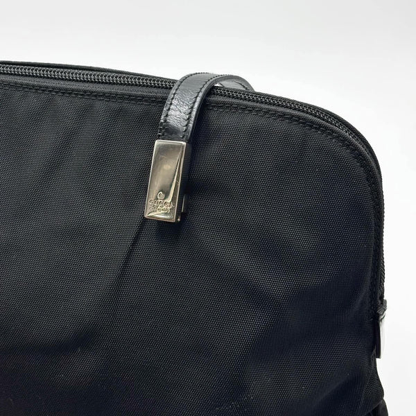 Gucci Vintage Nylon Shoulder Bag Black (Pre-owned)