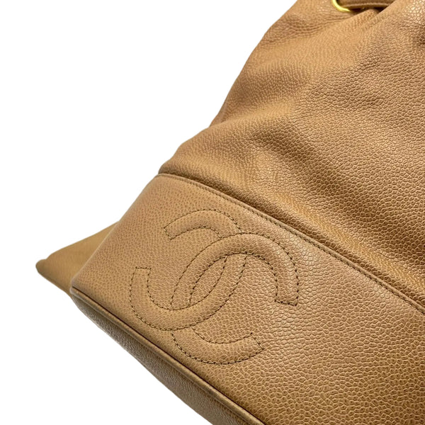 Chanel Caviar Drawstring Bucket Bag Beige (Pre-owned) 4HTX3Y7