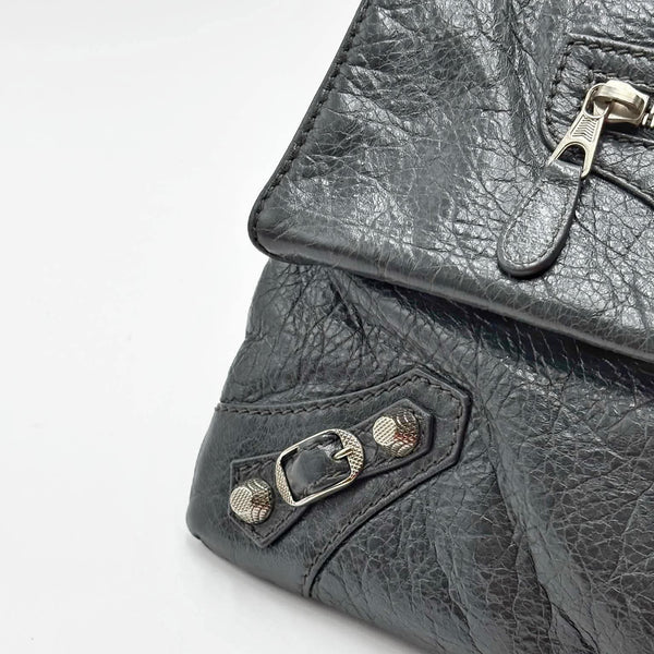Balenciaga Gris Fossile Lambskin Leather Giant 12 Silver Envelope Clutch Crossbody W/ Strap Bag (Like new) BXHY7T9