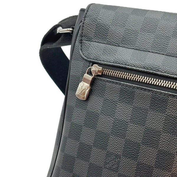 Louis Vuitton Messenger District Damier Graphite MM Black (Like new)