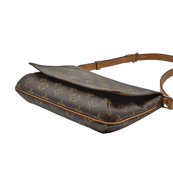 Louis Vuitton Monogram Canvas Musette Tango Bag (Like new) YGR89QC