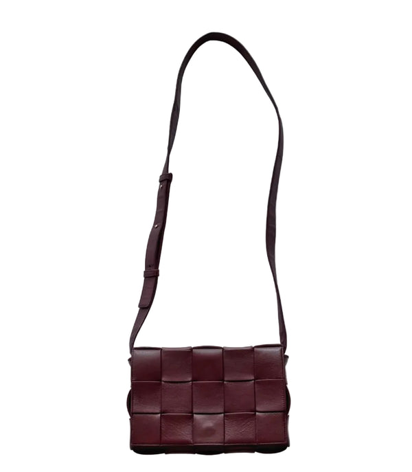 Bottega Veneta Burgundy Leather Cassette  Bag (Like new) 4X9BX4B