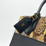 Load image into Gallery viewer, Louis Vuitton  Python/Leather City Streamer MM Noir (Like new) CMTJ609
