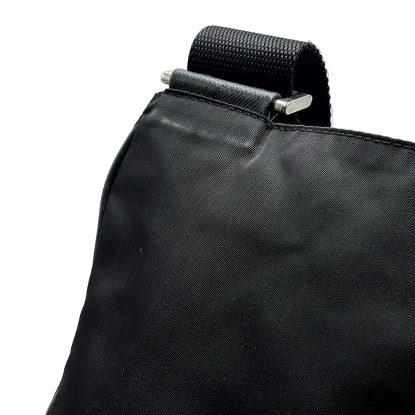 Prada Tessuto Nylon Sport Black Messenger Crossbody Bag (Pre-owned) 29XCYQQ