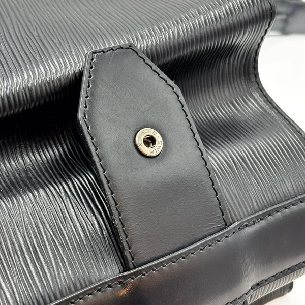 Louis Vuitton Epi Sac D'Epaule Black (Pre-owned) XKMHBY7
