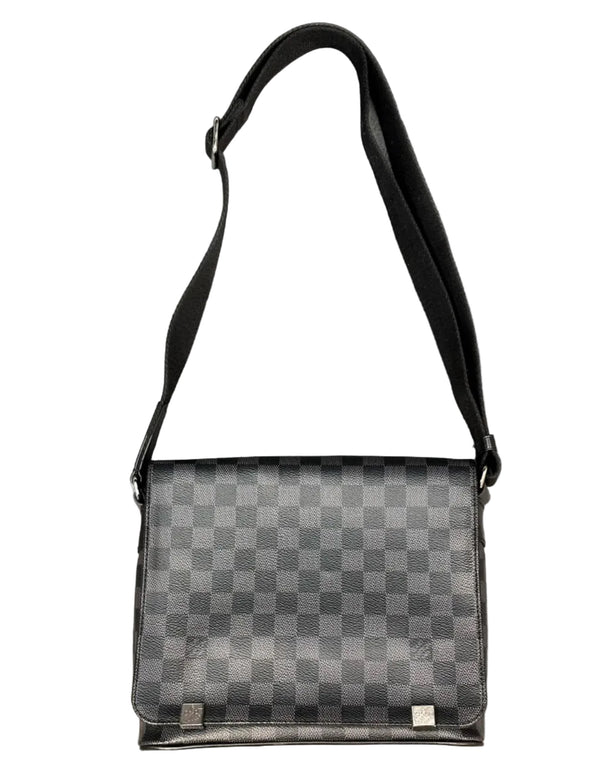 Louis Vuitton Damier Graphite Canvas District MM Messenger Bag (Like new) CA2168