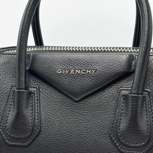 Givenchy Small Antigona Leather Bag Black (Like new) 8DTBMJG
