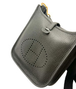 Load image into Gallery viewer, Hermès Taurillon Clemence Evelyne TPM Black (Like new) YCG94G3
