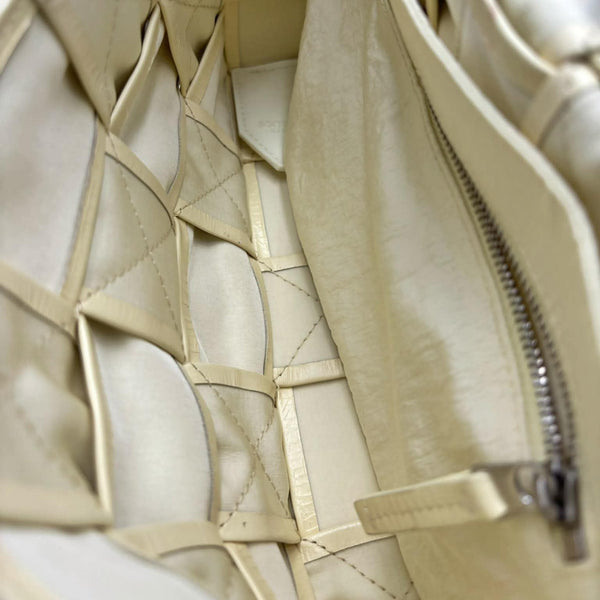Bottega Veneta Khaki Leather Cassette  Bag (Like new) 4WJG628