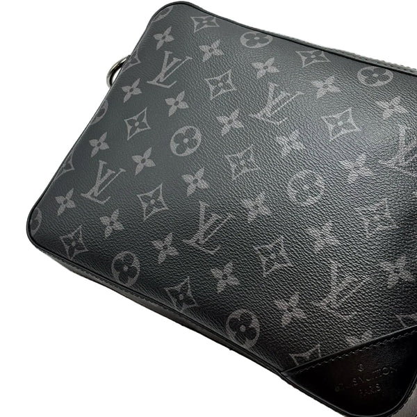 Louis Vuitton Trio Messenger Monogram Shadow Leather (Like new) YTMV3G8