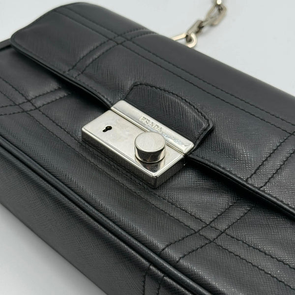 Prada Women’s Black Leather Shoulder Bag (Pre-owned) QBJGWRK