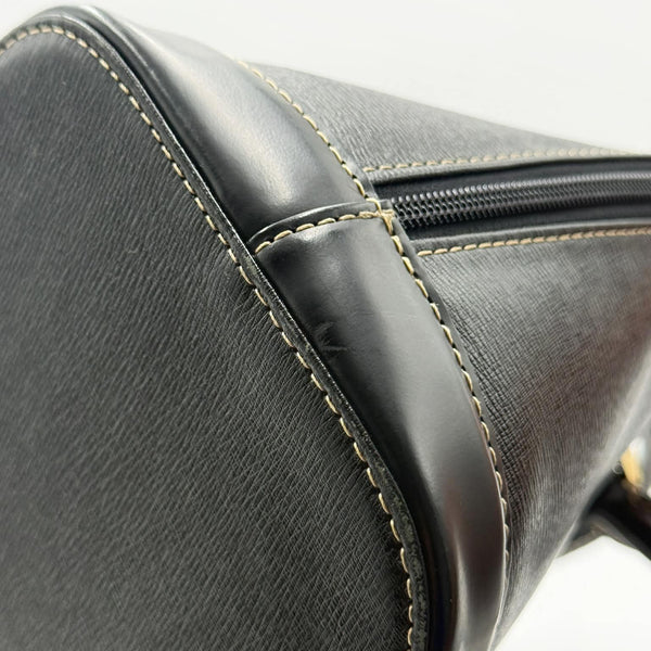 Black Burberry Leather Handbag (Like new)