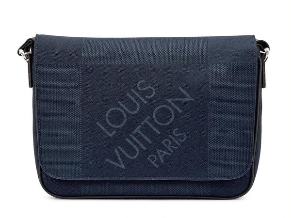 Louis Vuitton Ocean Damier Geant Petit Messenger Bag (Pre-owned) BWJCVK7
