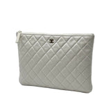 Load image into Gallery viewer, Chanel White Quilted Caviar Medium O Case Clutch Gold Hardware (Pre-owned) CBRKM72
