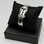 Load image into Gallery viewer, Gucci 6700L Women’s Stainless Steel Black Dial (Pre-owned)
