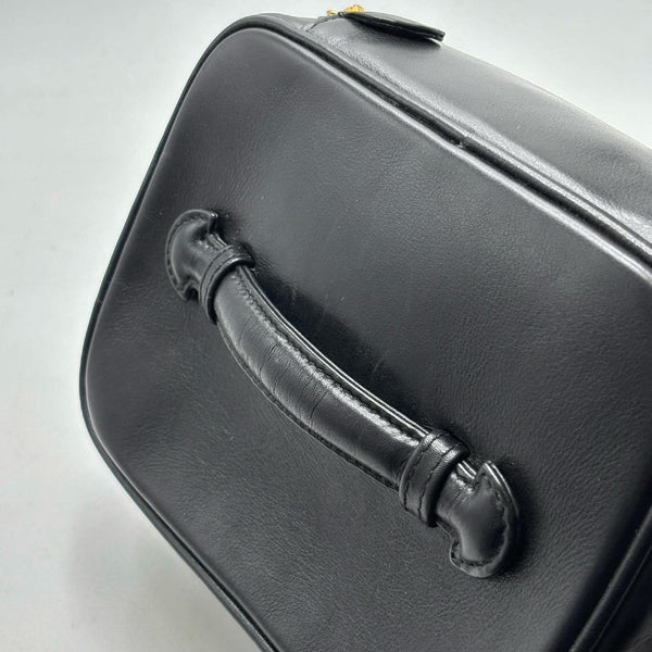 Chanel Lambskin Vanity Case in Black Leather (Pre-owned) T89KB46