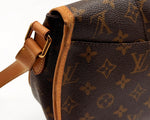 Load image into Gallery viewer, Louis Vuitton Monogram Canvas Menilmontant Bag (Like new) R3VC7JB
