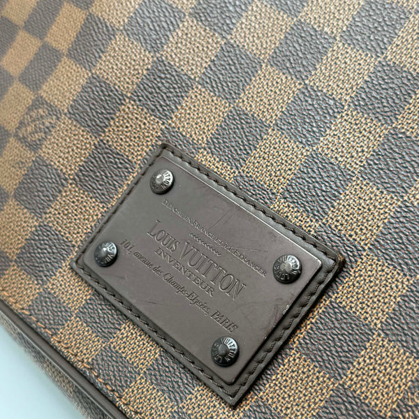 Louis Vuitton 2011 Damier Ebene Brooklyn MM crossbody bag (Pre-owned) 73424HQ