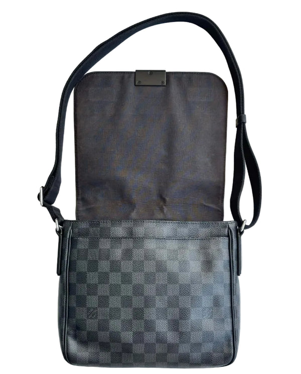 Louis Vuitton Damier Graphite District Messenger Bag PM (Pre-owned) D8TBJDW