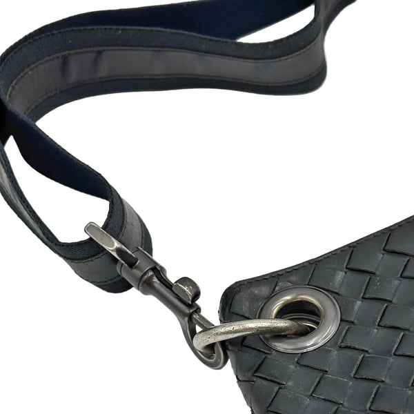 Bottega Veneta Intrecciato Black Messenger Bag (Pre-owned) 4DWB6KM