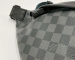 Load image into Gallery viewer, Louis Vuitton Discovery Bumbag Damier Graphite Canvas (Like new) VRQVC6M
