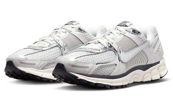 Nike Zoom Vomero 5 Photon Dust Metallic Silver