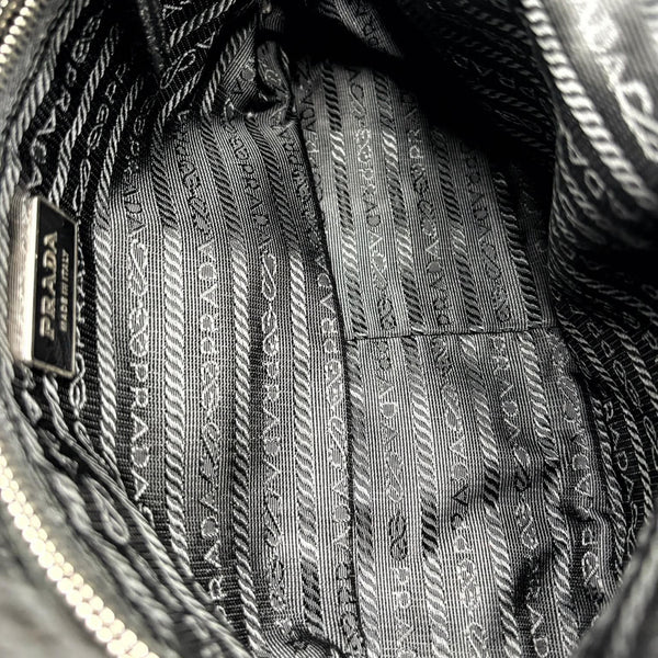 Prada Black Nylon Quilted Shoulder Bag (Pre-owned) YHJT39X