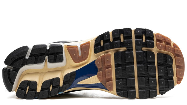 Nike Zoom Vomero 5 PREMIUM Designed by Japan