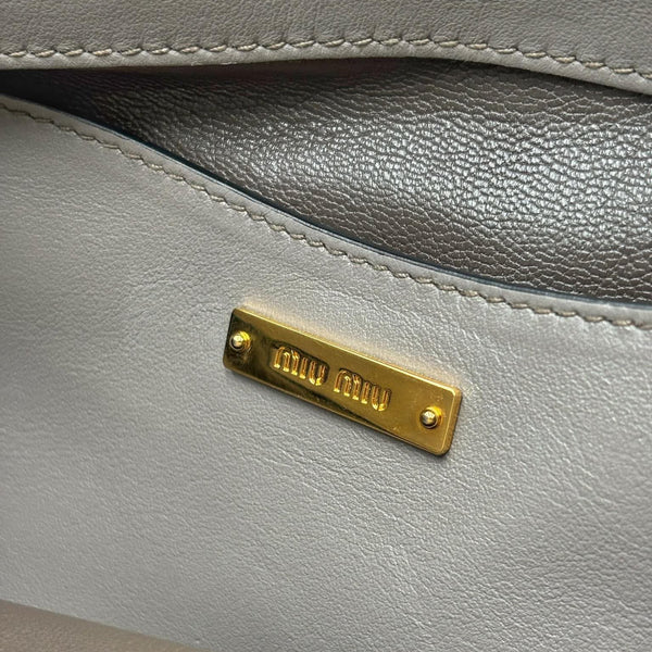 Miu Miu Women's Leather Grey Handbag Shoulder Bag (Pre-owned) V73Q7G4