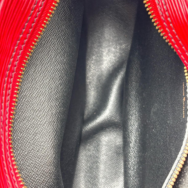 Louis Vuitton Epi Jeune Fille MM Shoulder Bag Red (Pre-owned) DXQYBH2