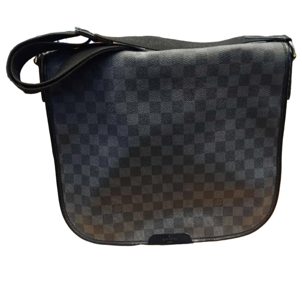 Louis Vuitton Pre-Owned 2009 Damier Graphite Daniel MM crossbody bag (Like new)