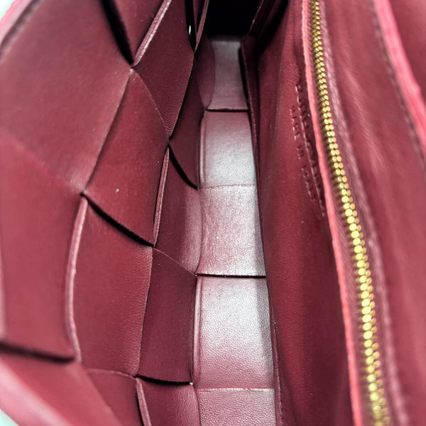 Bottega Veneta Burgundy Leather Cassette  Bag (Like new) 4X9BX4B