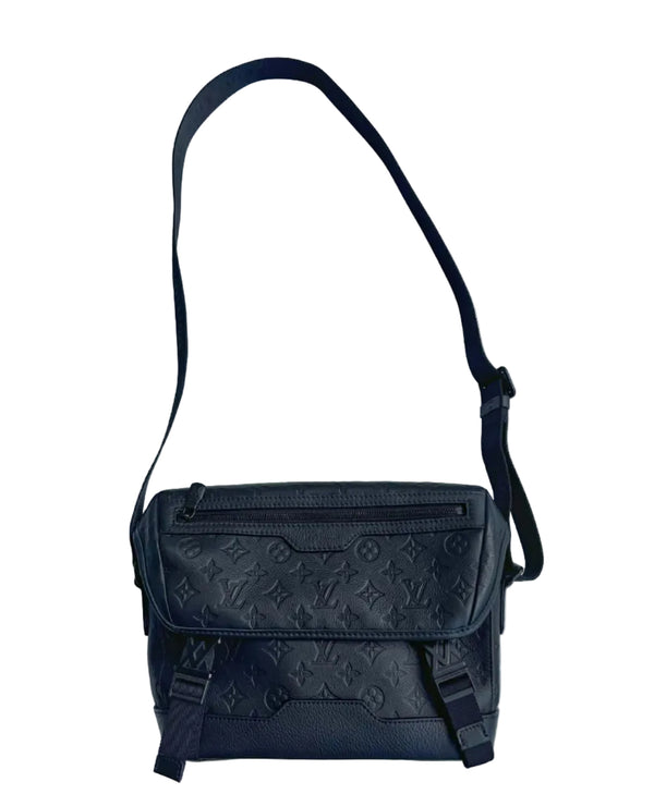 Louis Vuitton Voyager PM Monogram Shadow Leather Black (Like new) 4M2BVDX