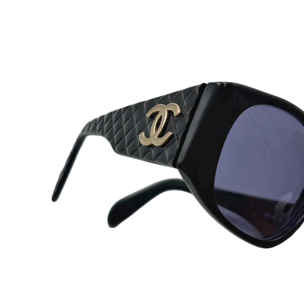 Chanel Black Frame Quilted CC Logo Sunglasses (Like new)