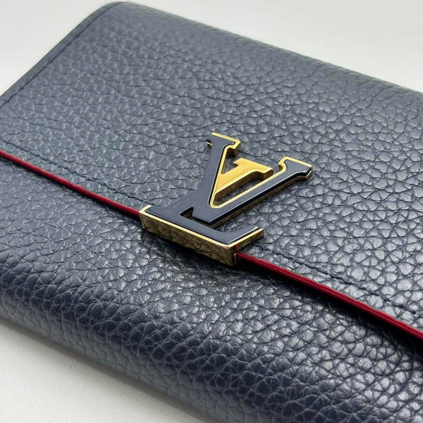 Louis Vuitton Taurillon Capucines Compact Wallet Marine Rouge (Pre-owned) MXYKJW8