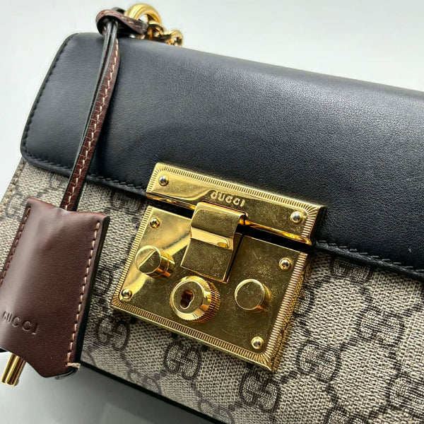 Gucci Small Padlock Shoulder Bag in GG Supreme Canvas & Leather (Like new) HG74VMC