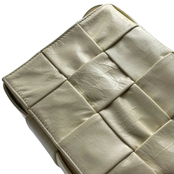 Bottega Veneta Khaki Leather Cassette  Bag (Like new) 4WJG628