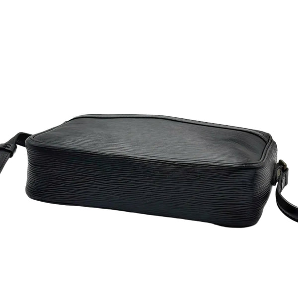 Louis Vuitton Black Epi Leather Noir Trocadero 24 Crossbody Bag (Pre-owned) JK928QX