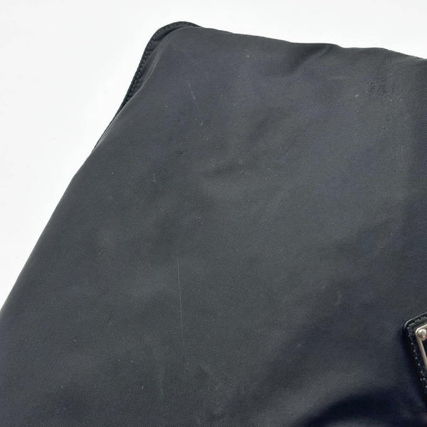 Prada Nylon Messenger/Crossbody Bag (Pre-owned)