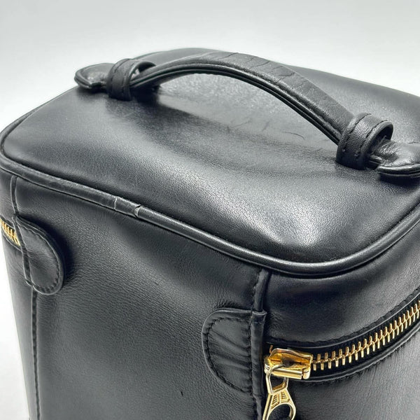 Chanel Black Lambskin Leather Cosmetic Case (Pre-owned) WY2VCQM