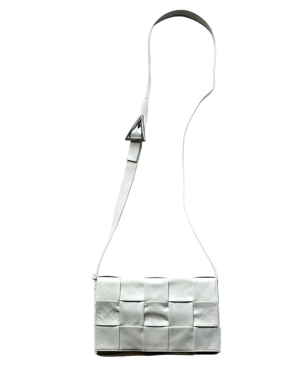 Bottega Veneta Cassette leather shoulder bag White (Pre-owned) 9THX8B3