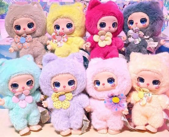 Liila's Lucky Cat Blind Box (Sold per piece)