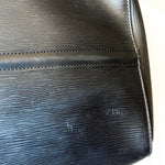 Load image into Gallery viewer, Louis Vuitton Keepall 55 Epi Leather Bag Black (Pre-owned) QV6D9XX
