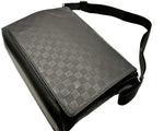 Load image into Gallery viewer, Louis Vuitton District Messenger Bag Damier Infini MM Onyx (Like new)
