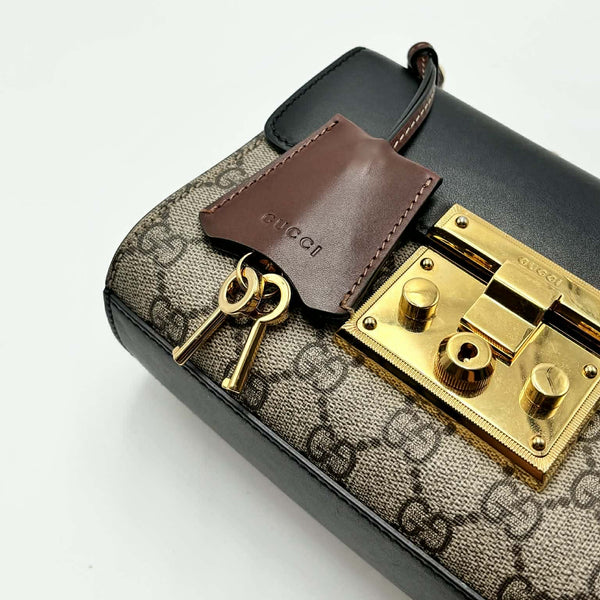 Gucci Small Padlock Shoulder Bag in GG Supreme Canvas & Leather (Like new) HG74VMC