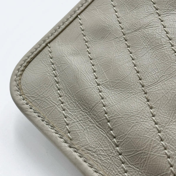 Saint Laurent Chevron Niki White (Pre-owned) 7TXGJK3