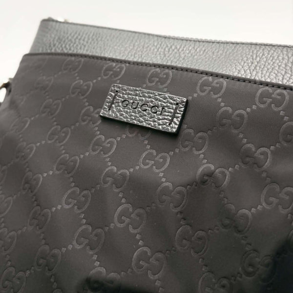 Gucci Messenger GG Nylon Black (Like new) RCY4WXT